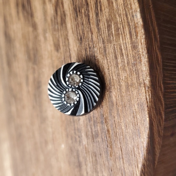 1980s swirling button collectible - Picture 1 of 2